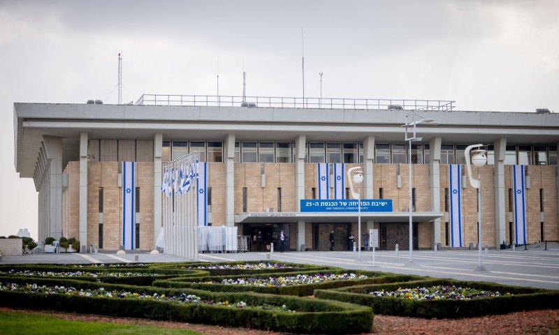 הפנים של הכנסת ה-25: פחות נשים, יותר מתנחלים