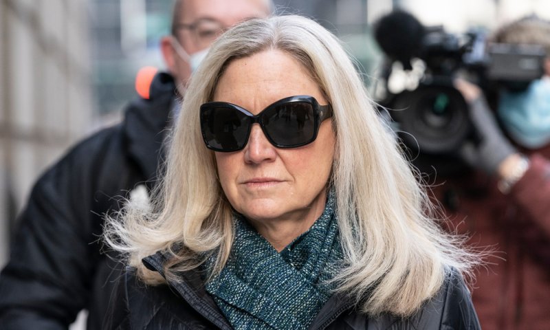 20 שנים בכלא לשותפתו לפשע של ג'פרי אפשטיין