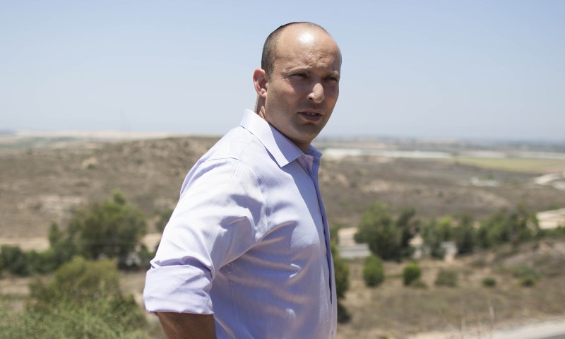 בנט לחיילים: "תרימו את הראש, זה לא נגמר"