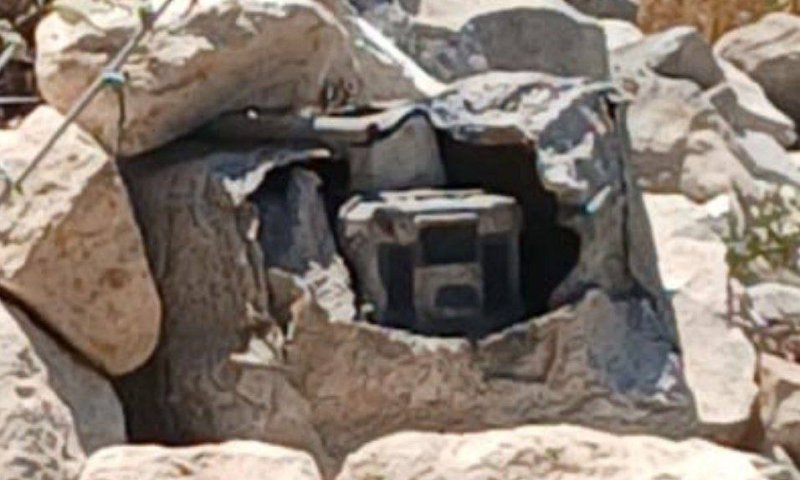 הוחבא בין הסלעים: צבא לבנון חשף מכשיר ריגול ישראלי