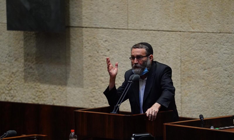 גפני תוקף את כהנא: "מרסק את היהדות"