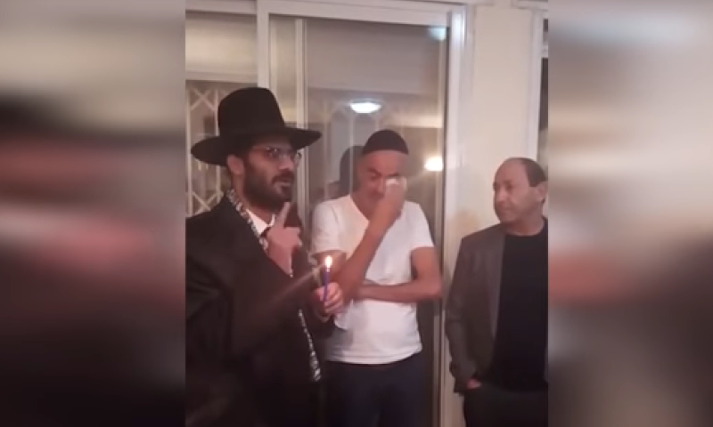 צפו: נוחי דנקנר ורמי לוי אצל "מקובל" חדש