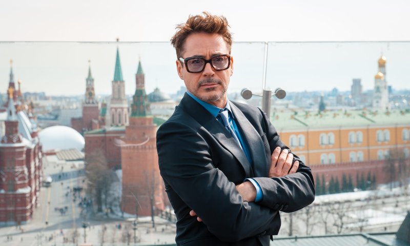 רוברט דאוני ג'וניור נזכר בשיחה שהחזירה אותו למארוול