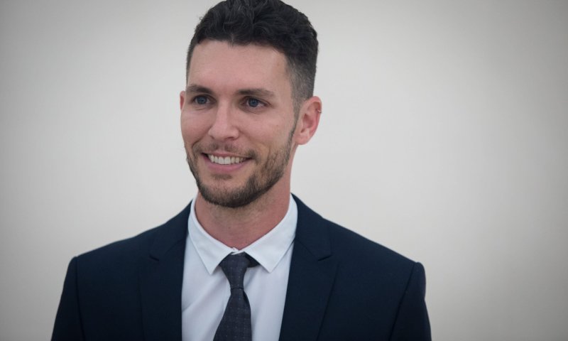 "לבטל את הגבלת ההפגנות ליד בתי נבחרי ציבור"