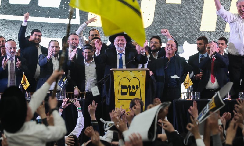 נפתחה חקירה נגד שר מש"ס על מימון עיתון פרטי מכספי ציבור