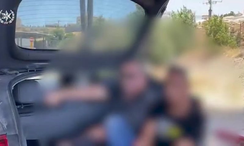 ניסו להבריח שוהים בלתי חוקים בתא המטען ונתפסו