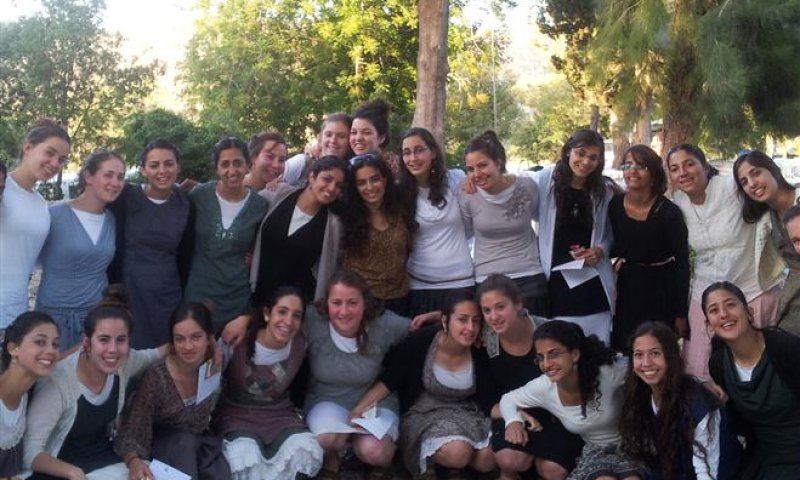 אולפנת בני עקיבא כפר פינס עשתה שבת ביער