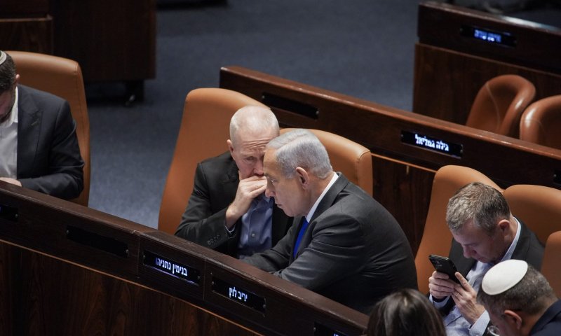 גלנט לנתניהו: "שמחים לארח אותך במשרד הבטחון"