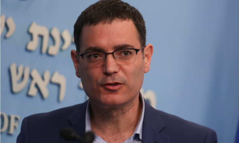 ברנז'ה: הג'וב החדש של משה בר סימן טוב