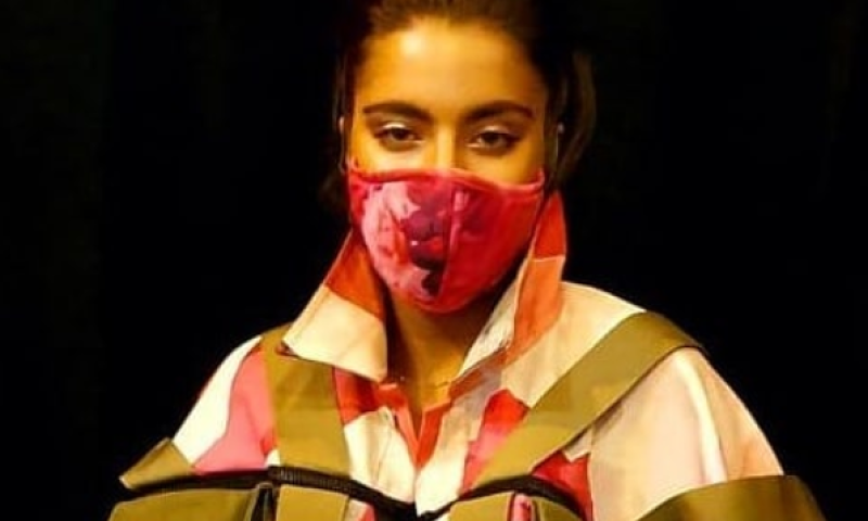 בהשראת מדי צה"ל: נועה קירל בלוק מחאה בטקס MTV