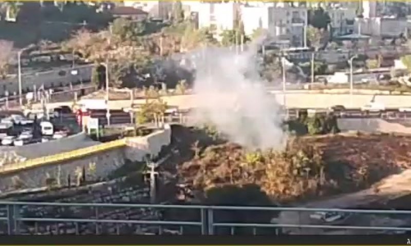 הפיגוע בירושלים: צפו ברגעי הפיצוץ בתחנת ההסעה