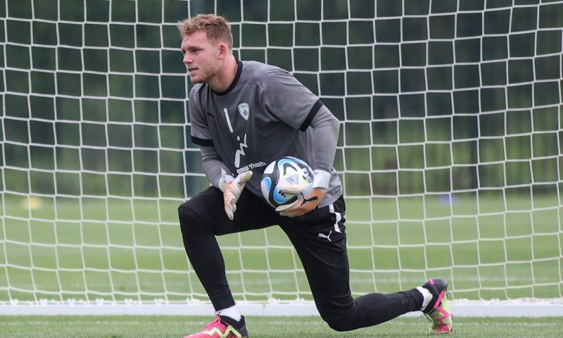 השוער שוב מאתגר: 10,000 לייקים ואחשוף את הפתק