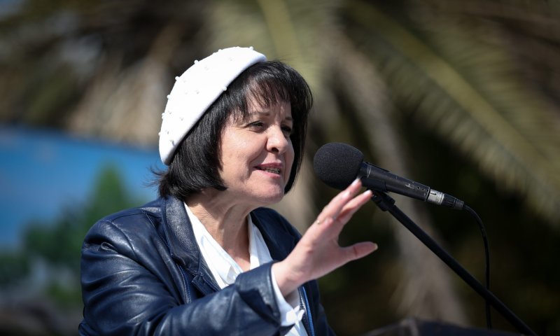 בית שמש: חברי המועצה יגבילו את ראש העיר בלוך