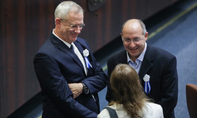 גנץ מפטר את ניסנקורן: "בחר בית פוליטי חדש"