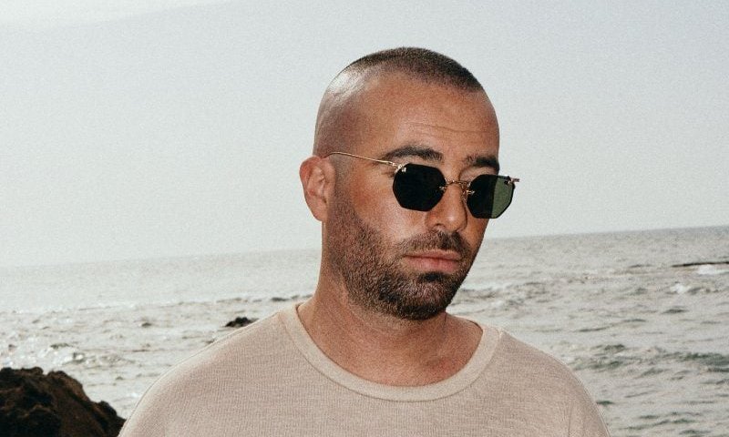 בצל המלחמה: עומר אדם חוגג יום הולדת ומברך את העם