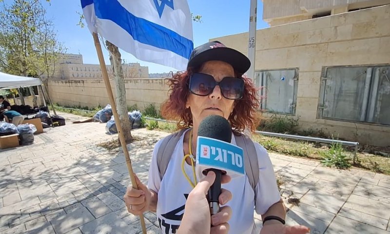 המפגינה נגד רה"מ: מישהו פילג בין משפחות החטופים