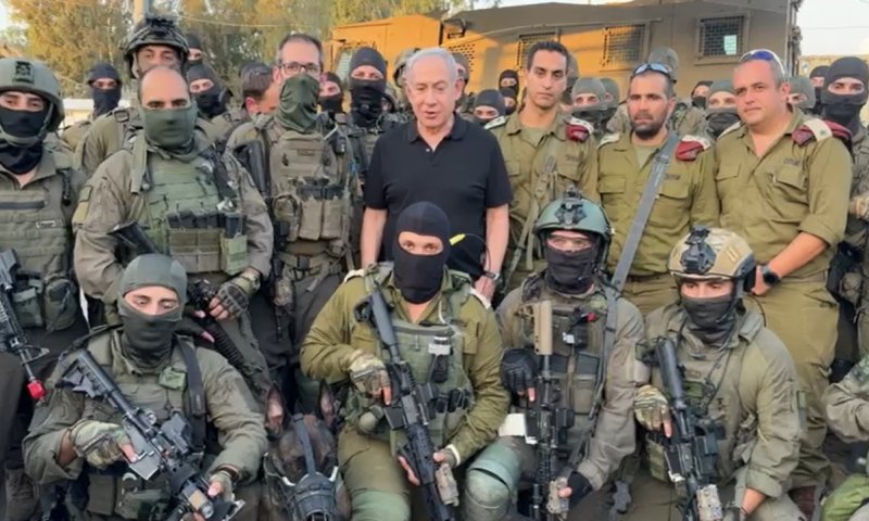 נתניהו ללוחמים: "אנחנו כבר יותר מבפאתי העיר עזה"