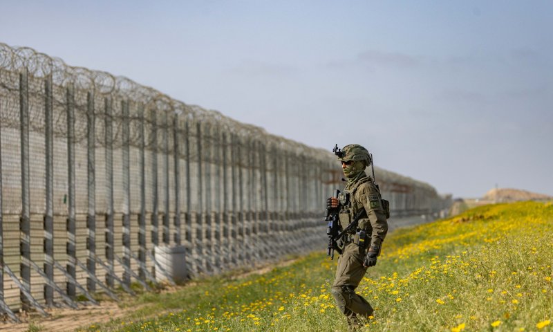 צה"ל: אזרחים ישראלים חצו את הגבול לעזה &ndash; והוחזרו לישראל