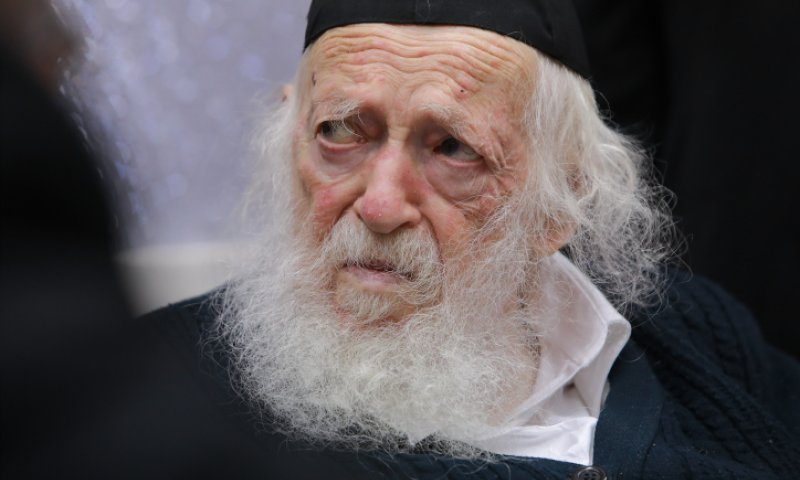 הרב קנייבסקי: לפתוח את הישיבות ותלמודי התורה