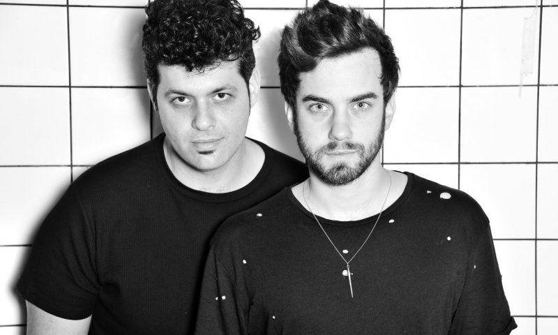 צפו: גיא ויהל במחווה מרגשת לנספים בשואה