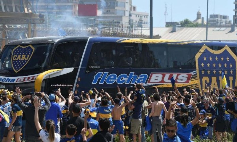 מהומה בארגנטינה: אוהדים התפרעו ומשחק הגמר נדחה