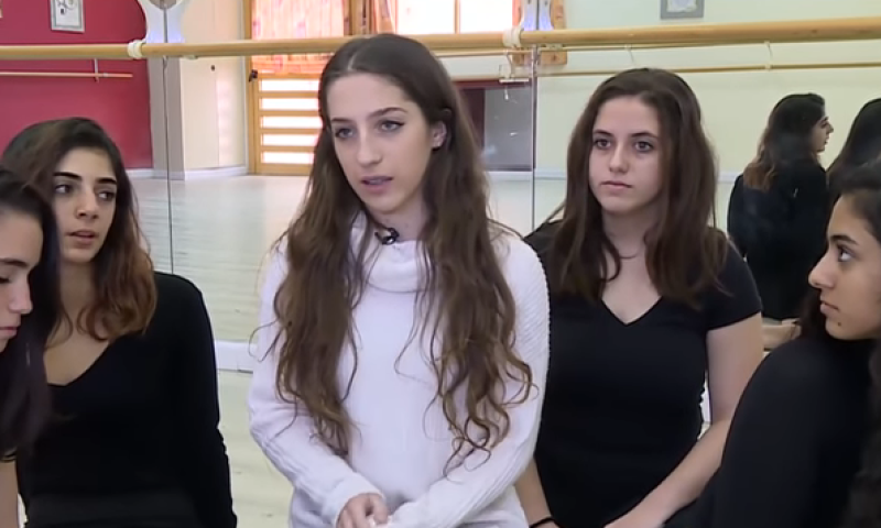 מרגש: מחוות הרקדניות לחברה שחזרה בתשובה.צפו