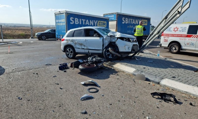 רוכב אופנוע נהרג בתאונת דרכים בכביש 4