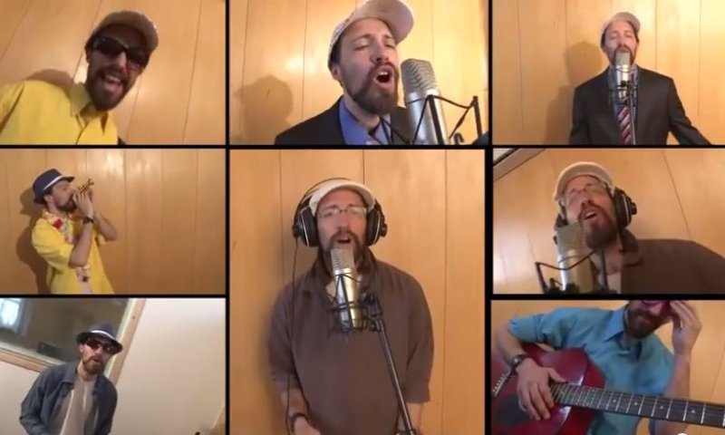 לקראת פורים: אביחי פז גרינוולד התחפש ללהקת בנים