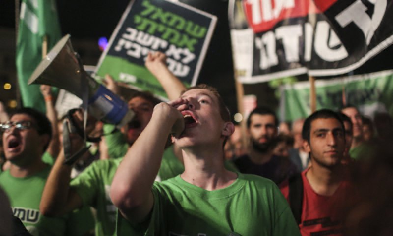 כשהשמאל מביא להפגנה 20,000 התקשורת מכפילה