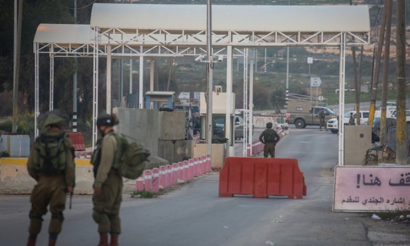 פיגוע משולב סמוך לבית אל; המחבל נוטרל