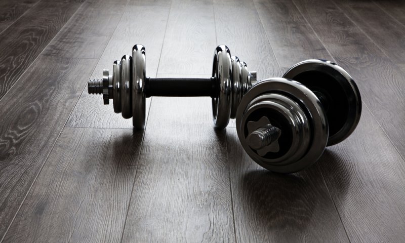 האצבע נקטעה: בן 15 נפצע מנפילת משקולת על ידו