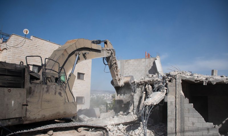 בלוט חתם על הריסת בית המחבל מפונדוק ושלושה נוספים