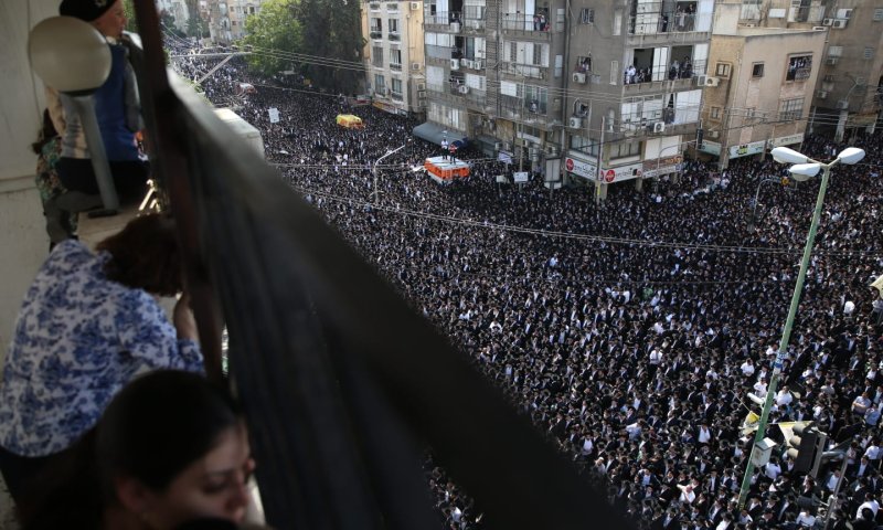 גלריה: רבבות בהלוויית הרב ניסים קרליץ זצ"ל