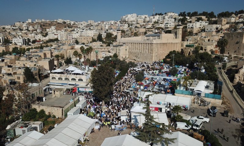 בנט הורה על בניית שכונה יהודית בשוק בחברון