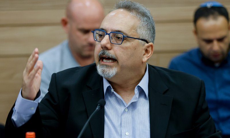 יובל אלבשן בוועדת החוקה: "שום דבר פה לא קדוש"