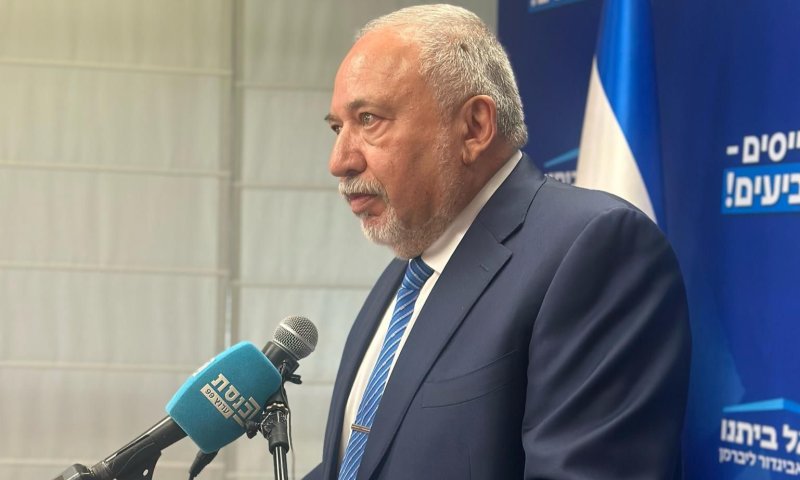 שאלנו את ליברמן: האם הוא יסכים לשבת עם החרדים בממשלה?