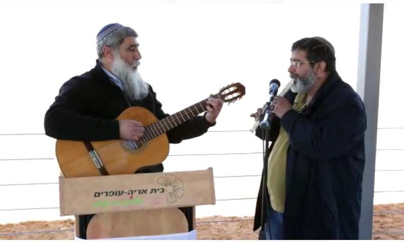 צפו: האחים מורנו בניגון לזכרו של אחיהם עמנואל