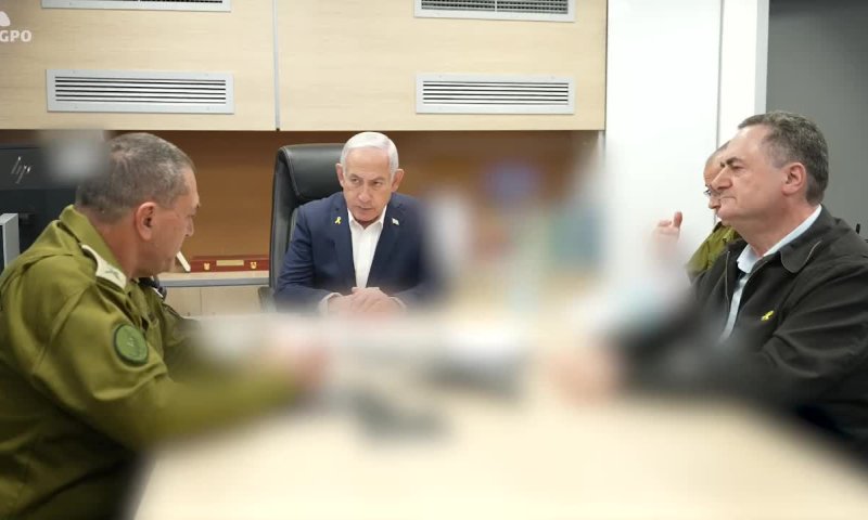 רונן בר נחתך מהתמונה? בלשכת רה"מ מכחישים: "פייק ניוז"