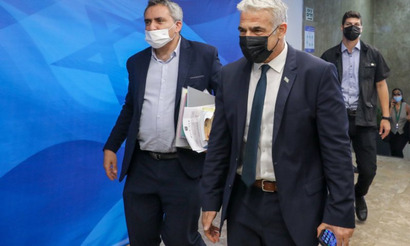 בדיקות נוספות מעלות: יאיר לפיד לא יצטרך בידוד