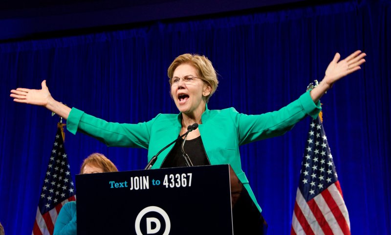 הפריימריז בארה"ב: אליזבת וורן פורשת מהמירוץ