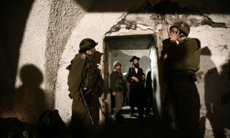 דרמה לילית בקבר יוסף: חסידי ברסלב הותקפו וחולצו על ידי כוח צה"ל