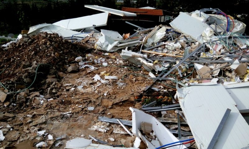 ביתם של אורי וענבל אלוני הוחרב הלילה בבית אל