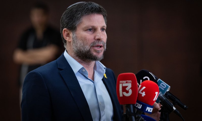 סמוטריץ': "גנץ מגשים את מבוקשו של יחיא סינוואר"