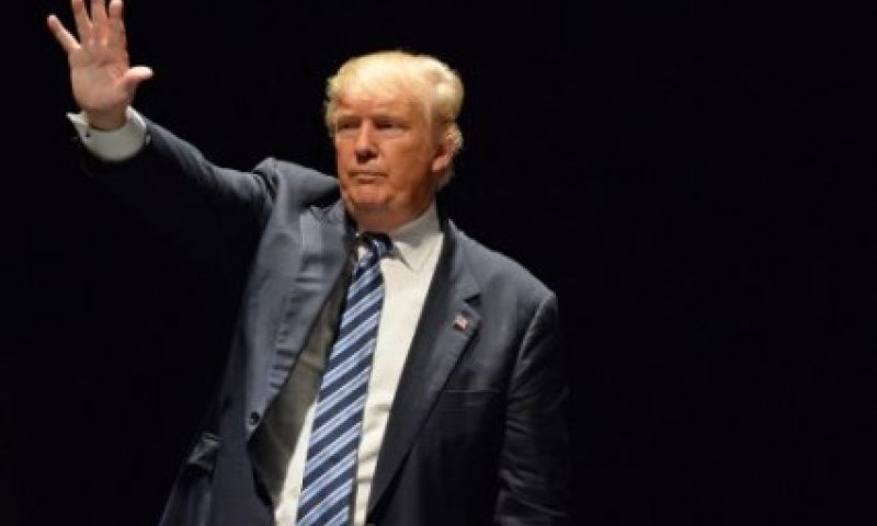 גם זה קורה &bull; טראמפ מתנצל: "מצטער אם הכאבתי"