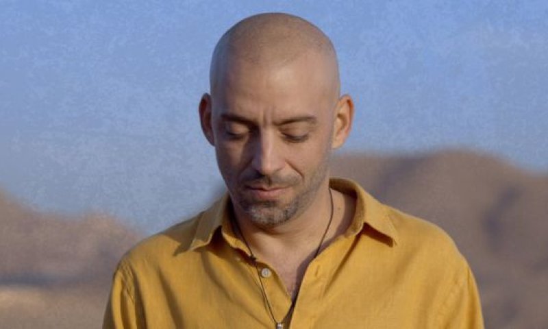 עידן רייכל מוציא גרסת פסנתר ללהיט החדש