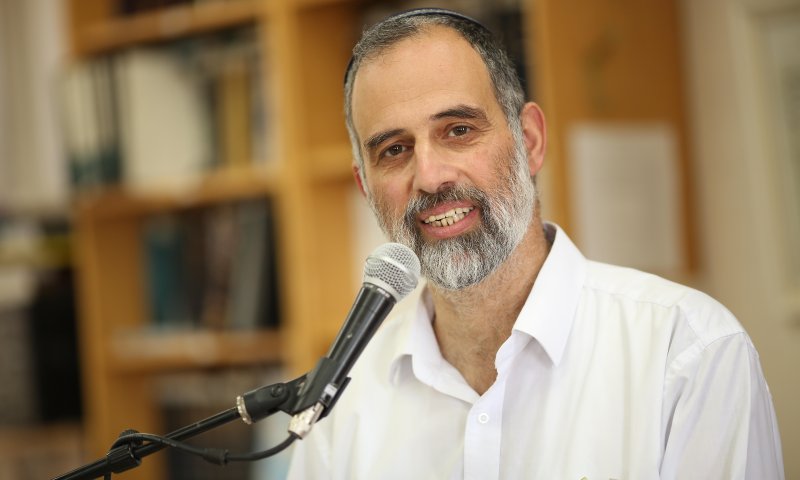 בזמן האזכרה לאחי, אצטרך ללכת להלוויה של החברותא