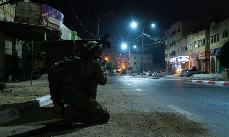 פיגוע דריסה בצומת תפוח; שני לוחמים נפצעו