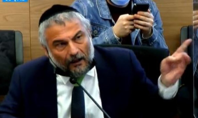 עימות סוער בוועדה: "גזען"; "לא מפחד ממך". צפו