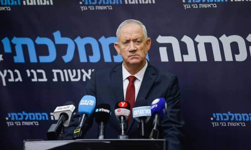 גנץ מזהיר את נתניהו: "היינו על סף מלחמת אחים"