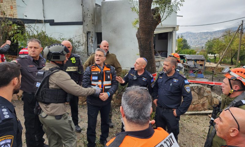 כטב"מים ורקטות מלבנון: אישה נפצעה מפגיעה בבית בכרמיאל